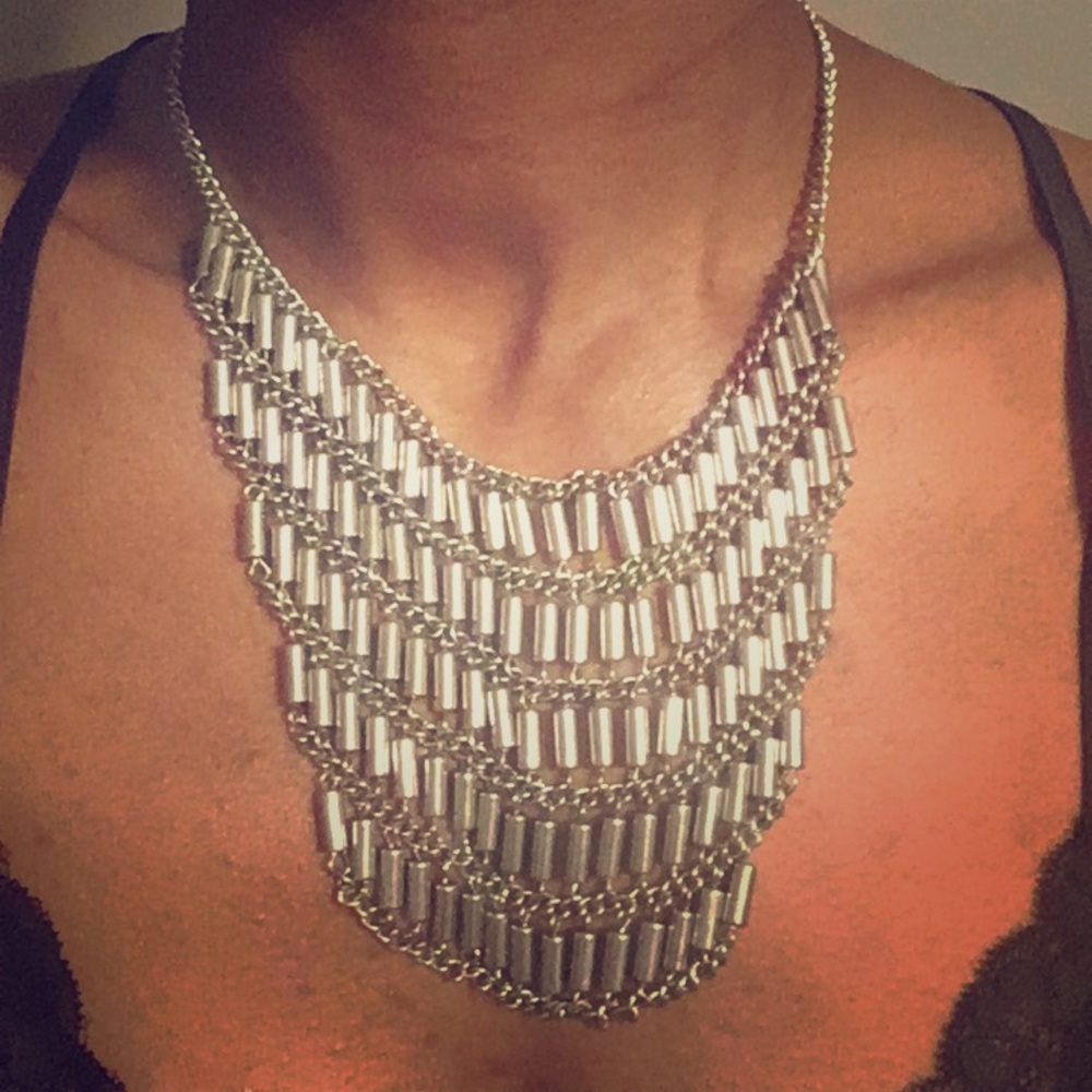 Extravagant linked necklace